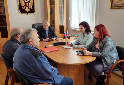 Сотрудники приемной Журавлева вместе с руководителем фракции "РОДИНА" провели прием граждан в Тамбовской облдуме