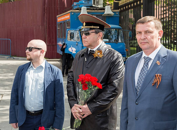 Представители "РОДИНЫ" возложили венки и цветы к могиле Неизвестного солдата, 06.05.2016