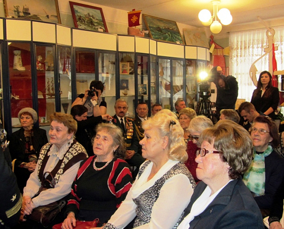 Челябинские патриоты поздравили ветеранов флота