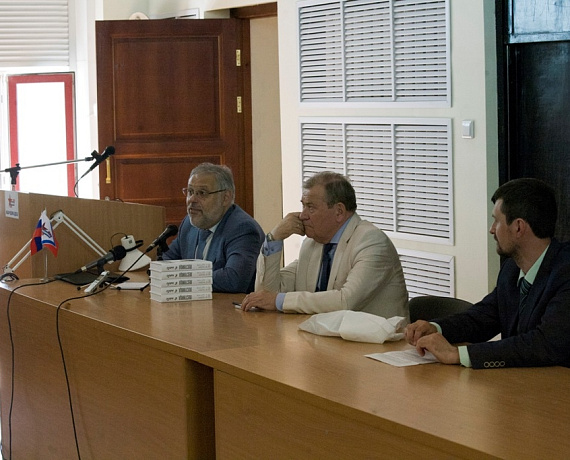 Михаил Хазин в Новосибирске встретился с преподавателями и студентами