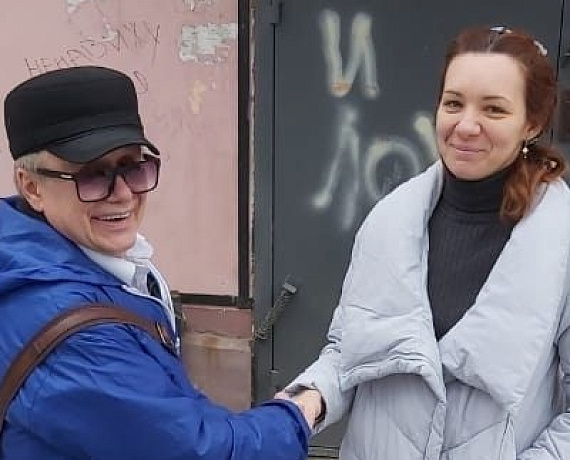 Челябинская "РОДИНА" поздравила с Днем матери многодетных мам и матерей в семьях с трудным материальным положением