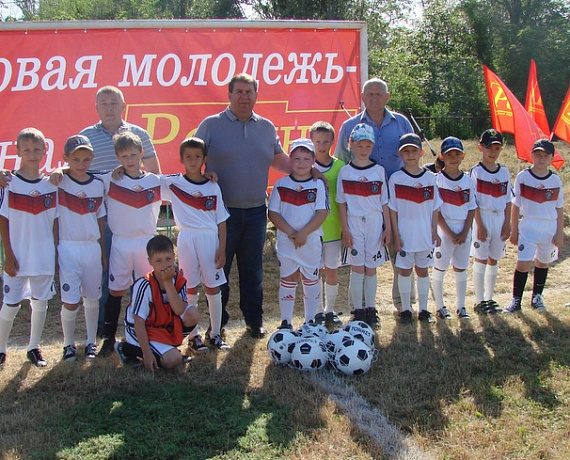Волгоградская "РОДИНА" провела соревнования по футболу