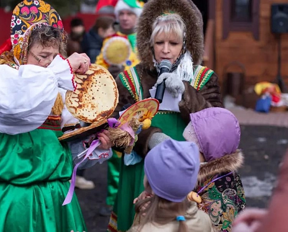 Подмосковная "РОДИНА" провела Масленицу для детей и взрослых