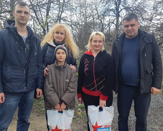 "РОДИНА" в Семилукском районе Воронежской области продолжает раздачу продуктовых наборов