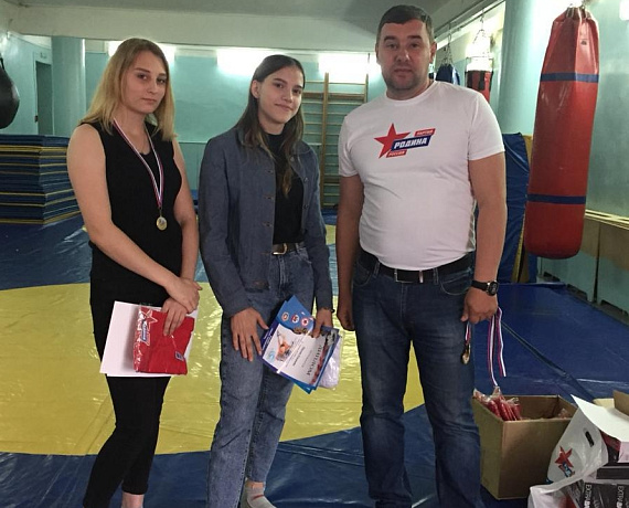 Новосибирские партийцы провели  ежегодные соревнования по общефизической подготовке среди детей и подростков