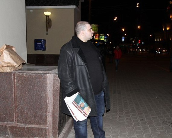 Московские партийцы провели акцию по раздаче газеты