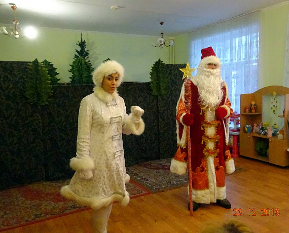 Партийцы провели серию новогодних утренников для малышей Новочеркасска