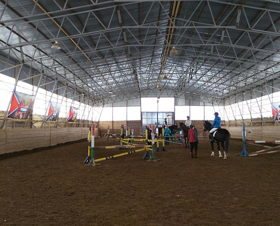 Оренбургские партийцы провели турнир по конкуру