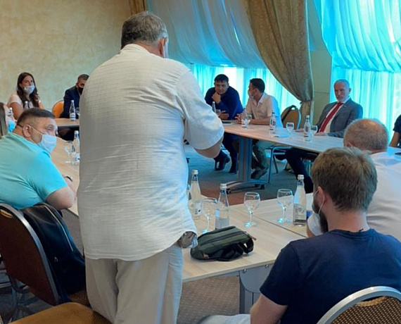 Журавлев встретился в Нижнем Новгороде с предпринимателями и партийным активом