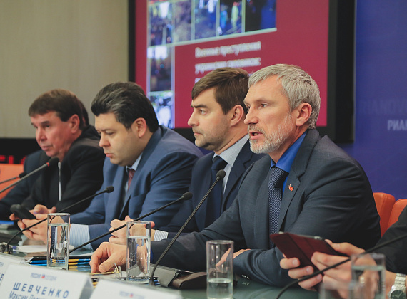 Алексей Журавлёв на пресс-конференции "Военные преступления украинских силовиков: пытки и бесчеловечное обращение с жителями Юго-Востока", 24.11.2014