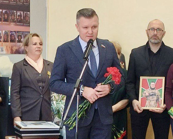 ВЛАДИМИР СУХАРЕВ ПРИНЯЛ УЧАСТИЕ В ТОРЖЕСТВЕННОЙ ЛИНЕЙКЕ ПО ОТКРЫТИЮ «ПАРТЫ ГЕРОЯ» В СОШ № 30 ГОРОДА АСТРАХАНИ