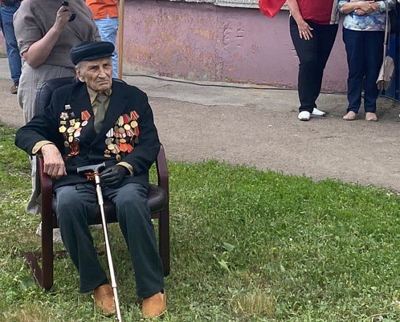 По поручению Журавлева в Тамбове со столетним юбилеем чествовали ветерана