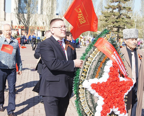 Первые лица Татарстана и политический актив "РОДИНЫ" возложили венок к Вечному огню