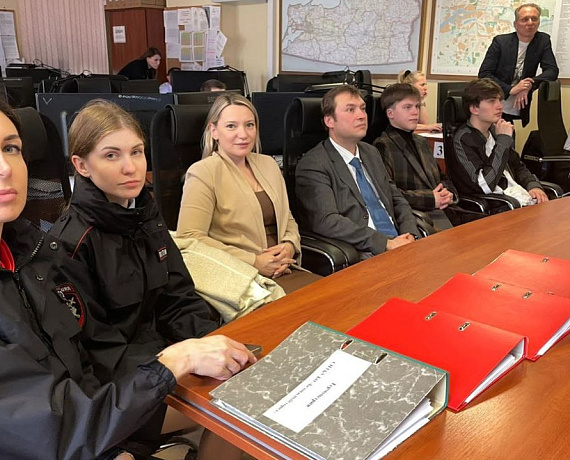 Молодежка Калининградской команды партии "РОДИНА" поддержала акцию "Один день в профессии"