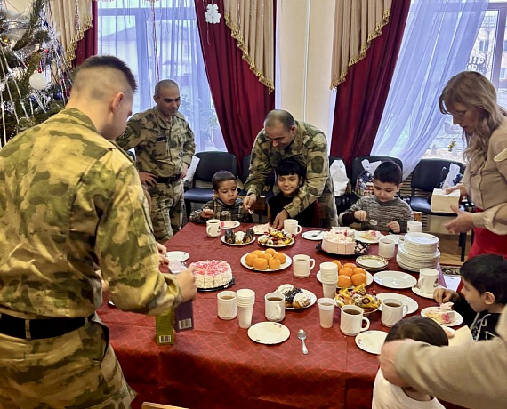 НОВОГОДНИЕ ПОДАРКИ ОТ АСТРАХАНСКОГО РЕГОТДЕЛЕНИЯ ПАРТИИ «РОДИНА» ДЕТЯМ ВОЕННОСЛУЖАЩИХ ВОИНСКОЙ ЧАСТИ