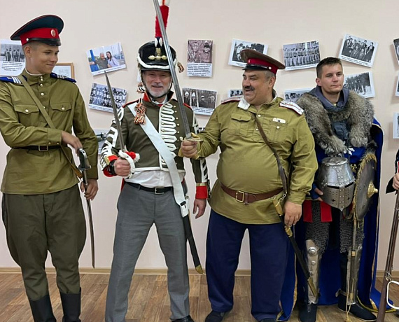Алексей Журавлев в Калачинске посетил местный историко-краеведческий музей