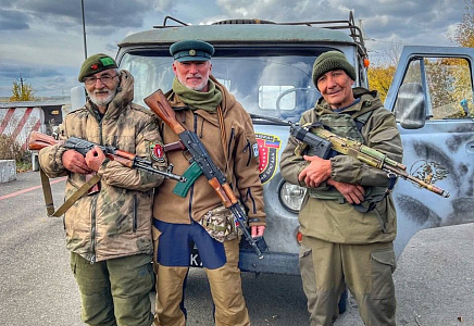 Журавлев прибыл на передовые позиции бригады "Пятнашка" и передал гуманитарную помощь