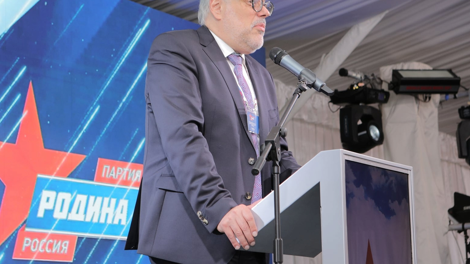 Михаил Хазин оценил вероятность сворачивания пенсионной реформы