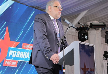 Михаил Хазин оценил вероятность сворачивания пенсионной реформы