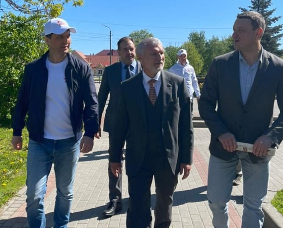 Журавлев взял на контроль проблемы ЖКХ в Ленинградской области