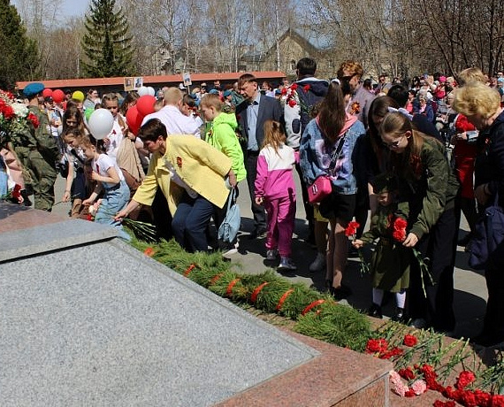 79-ю годовщину Победы при участии Клуба избирателей Вячеслава Илюхина отметили в Новосибирске