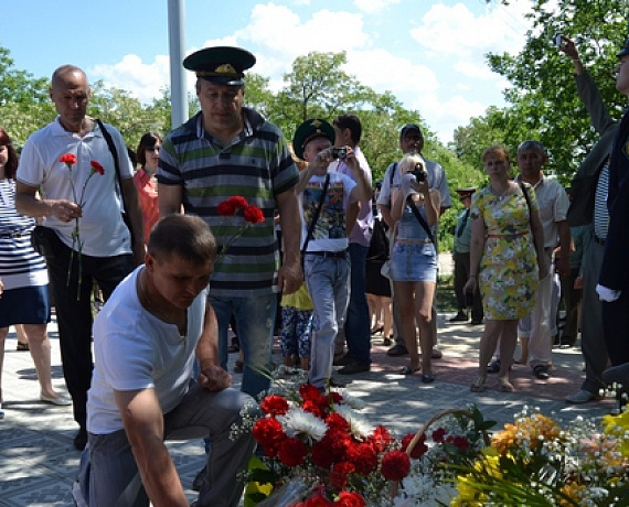 Саратовские родинцы приняли участие в открытии памятника пограничникам