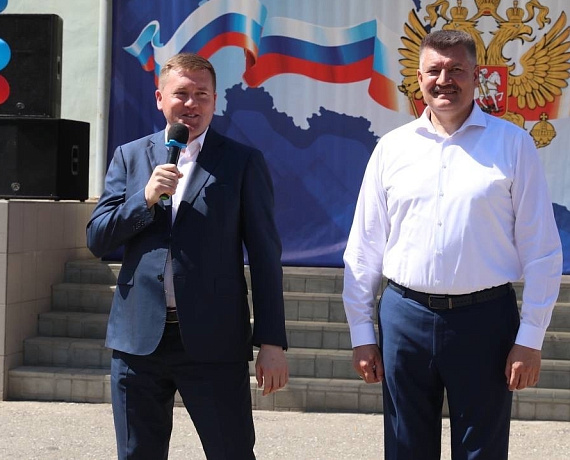Владимир Михайлов поздравил жителей Чебоксарского округа с Днем России