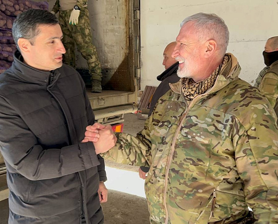 Журавлев встретил машину с гумпомощью от реготделения "РОДИНЫ" Северной Осетии