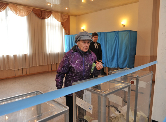 Делегация "РОДИНЫ" и РУСИНТЕРНА на избирательном участке в Крыму, 16 марта 2014 г.