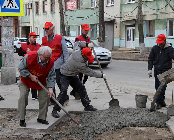 Социал-патриоты провели субботник в Самаре