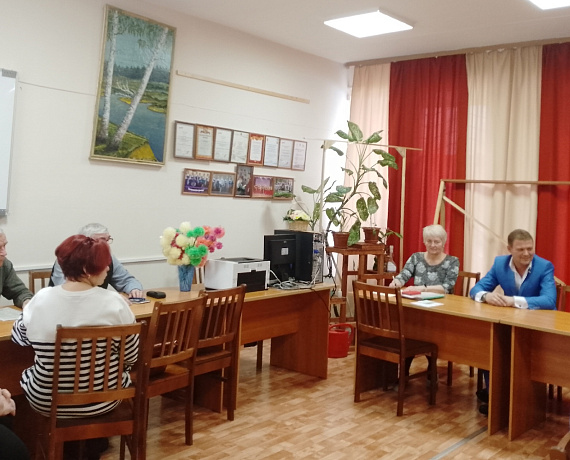 Павел Пронин встретился с ветеранами-железнодорожниками