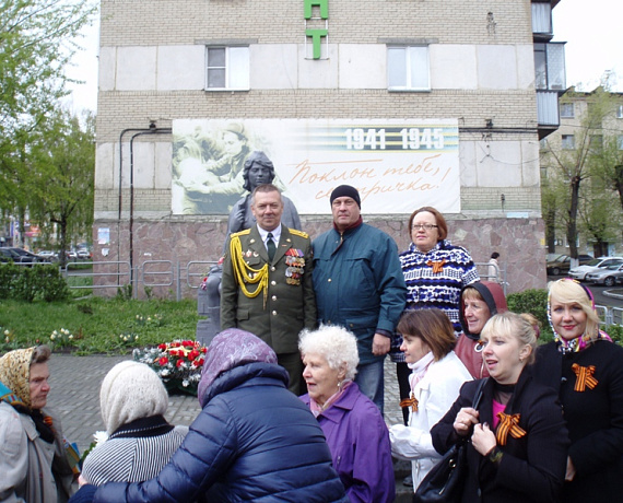 В Челябинске провели митинг у памятника медсестрам