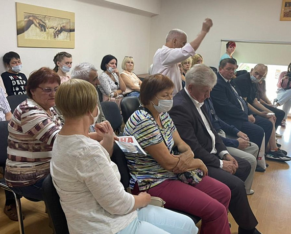 Журавлев встретился с ветеранами завода "УРАЛ" и с активом партии "РОДИНА" в Миассе