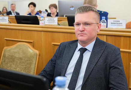 Владимир Сухарев проголосовал за бюджет Астраханской области во втором чтении