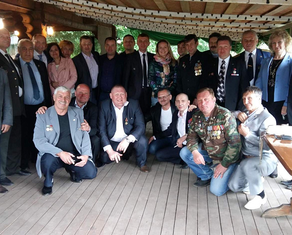 Новомосковские партийцы почтили память тех, кто погиб за Родину