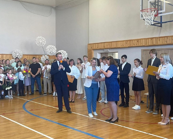 В Подмосковье кандидаты в депутаты от "РОДИНЫ" открыли учебный год