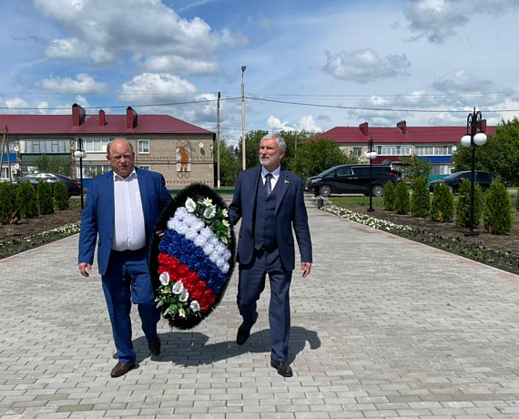Журавлев отметил реализацию нацпроекта "Образование" в селе Петровское