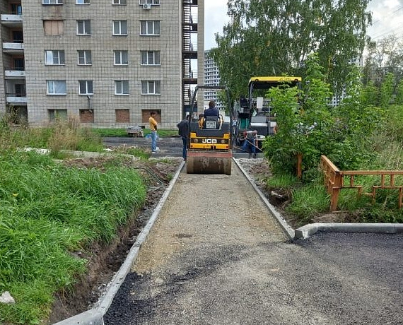 Вячеславу Илюхину поступили благодарности от жителей за работу по исполнению наказа