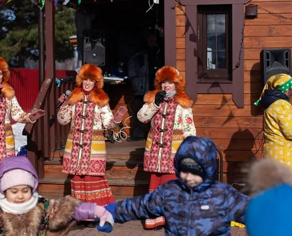 Подмосковная "РОДИНА" провела Масленицу для детей и взрослых