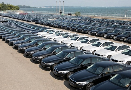 КАРЕЛЬСКАЯ "РОДИНА" ТРЕБУЕТ ЧЕРЕЗ ПРОКУРАТУРУ ОТМЕНИТЬ ЗАКУПКУ ЛЮКСОВОГО АВТОМОБИЛЯ