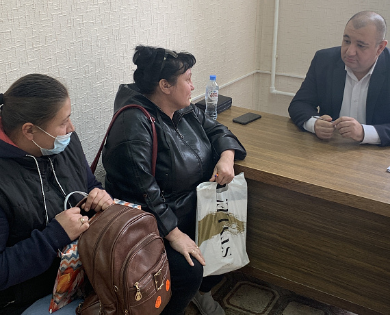 Лидер Астраханской "РОДИНЫ" провел выездной прием граждан в городе Знаменске и селе Капустин Яр