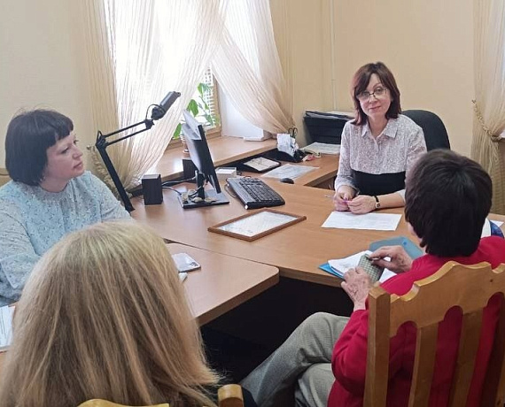 Председатель Тамбовской гордумы, избранный от "РОДИНЫ", провела прием граждан