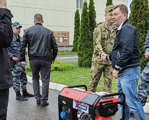 Тамбовские депутаты от партии "РОДИНА" передали сотрудникам Управления Росгвардии дизельный электрогенератор