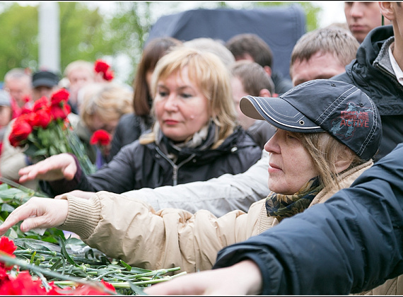 "РОДИНА" в Александровском саду почтила память погибших в Одессе, 5 мая 2014 г. (галерея 1)