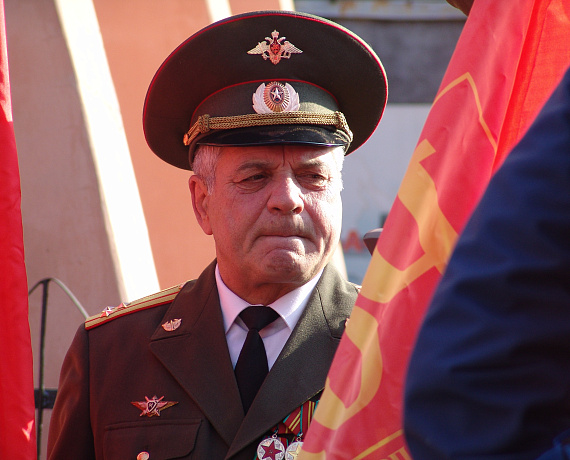 Иркутская "РОДИНА" прошла маршем в колонне ветеранов