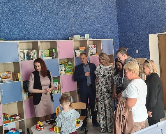 Соратники встретились с пострадавшими от нападения Украины на Курскую область