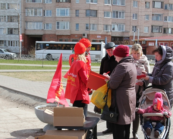 В Гатчине собрано около 1000 поздравлений украинским ветеранам