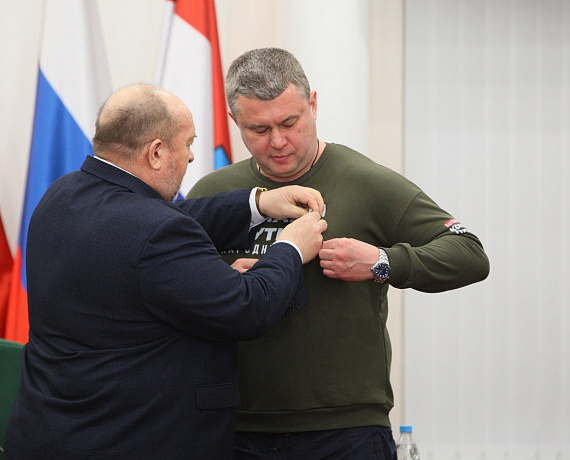 Валерий Барсук удостоен награды за помощь участникам СВО