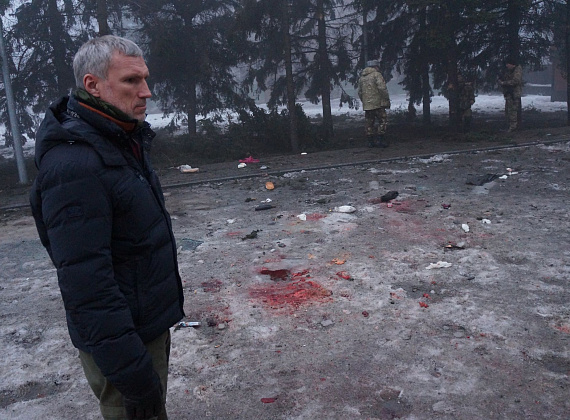 Алексей Журавлёв у ДК им. Куйбышева в Донецке, 30.01.2015