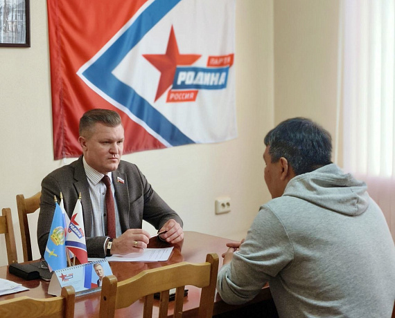 ВЛАДИМИР СУХАРЕВ ПРОВЕЛ ЕЖЕМЕСЯЧНЫЙ ПРИЕМ ГРАЖДАН